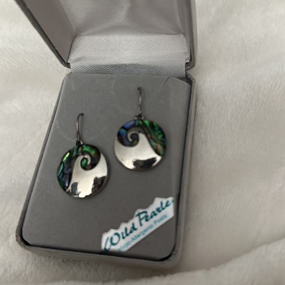 Dangling Earrings with hypo-allergenic posts - Picture 3 of 4